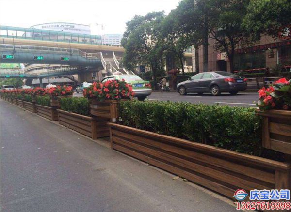 重庆道路隔离花箱,道路户外花箱(图2) 重庆道路隔离花箱,道路户外花箱(图2)